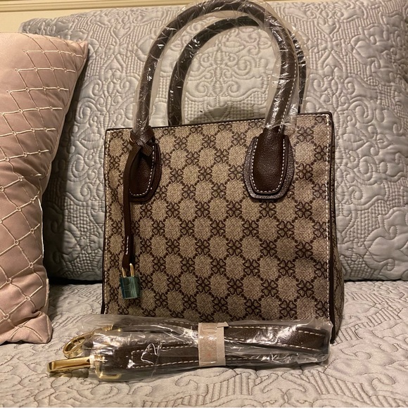 PVC/Calfskin Tote - Picture 2 of 6